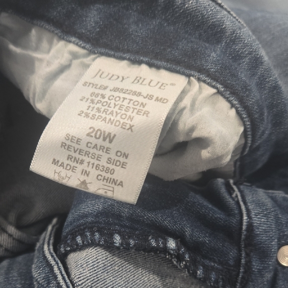 87. Judy Blue Flare Jeans - Picture 3 of 6